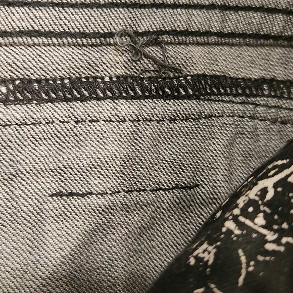 BCBG MAXAZRIA SKINNY JEANS - Picture 6 of 12